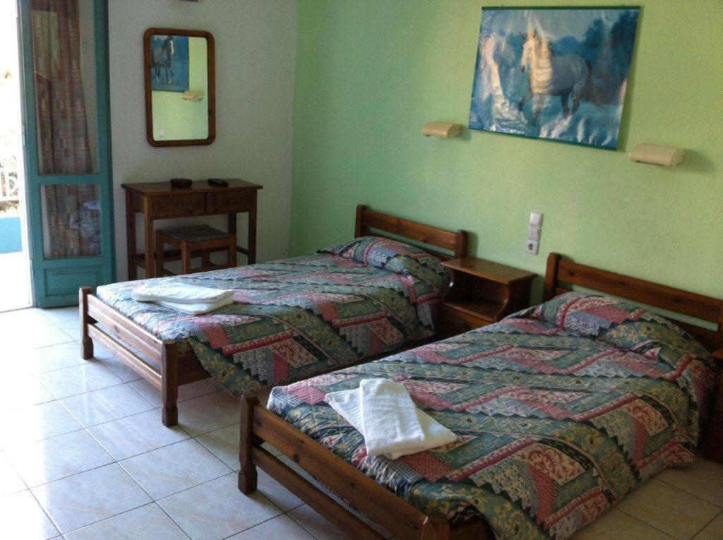 Saloustros Apartments Amoudara  Room photo